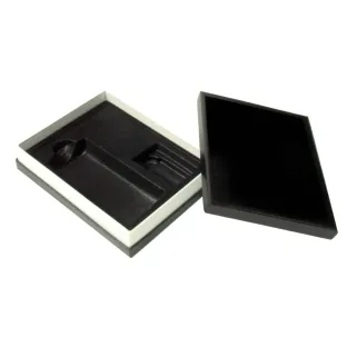 Кутия за запалка и бензин Zippo Кутия за запалка и бензин Zippo